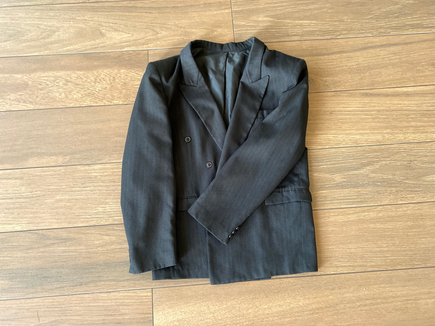 Traje formal negro de rayas Pierre Jourdan